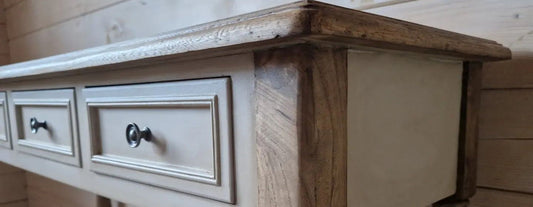 Console table transformation