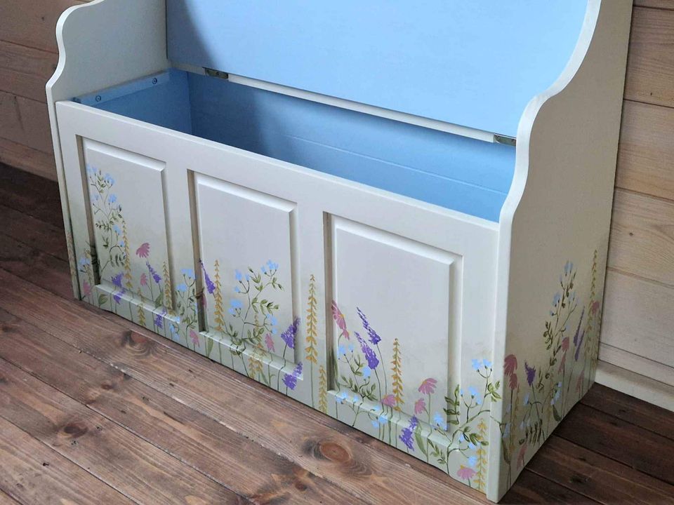 25% off Blue meadow monk's bench