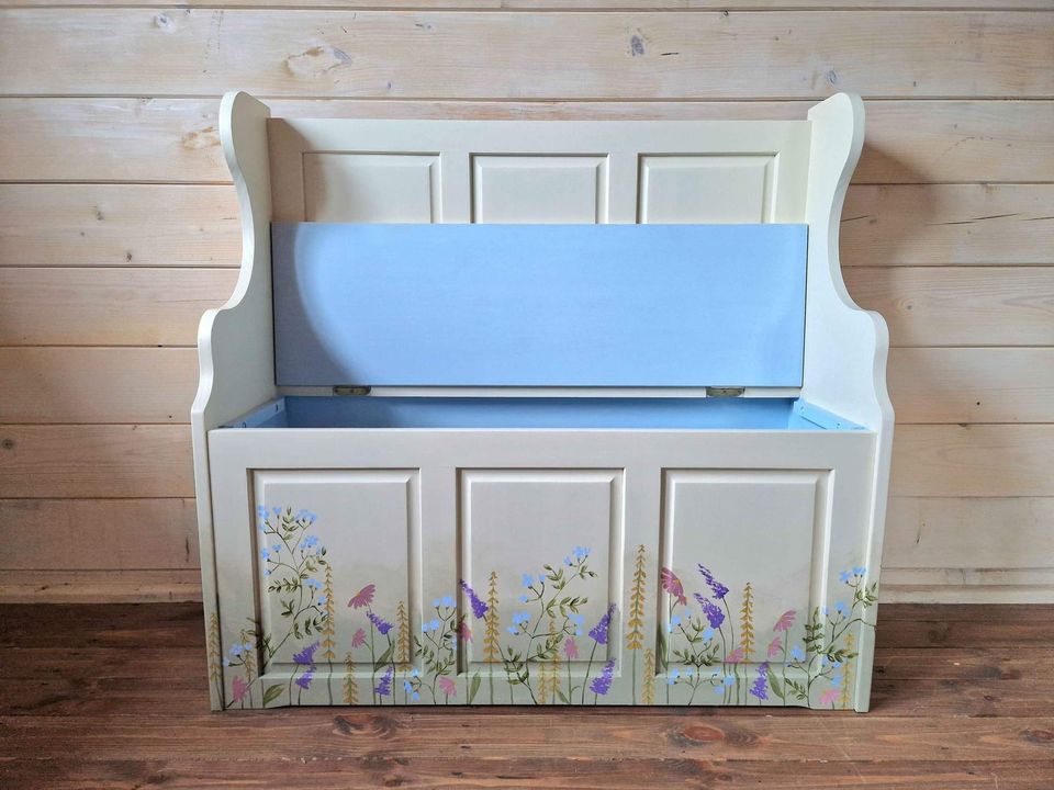 25% off Blue meadow monk's bench