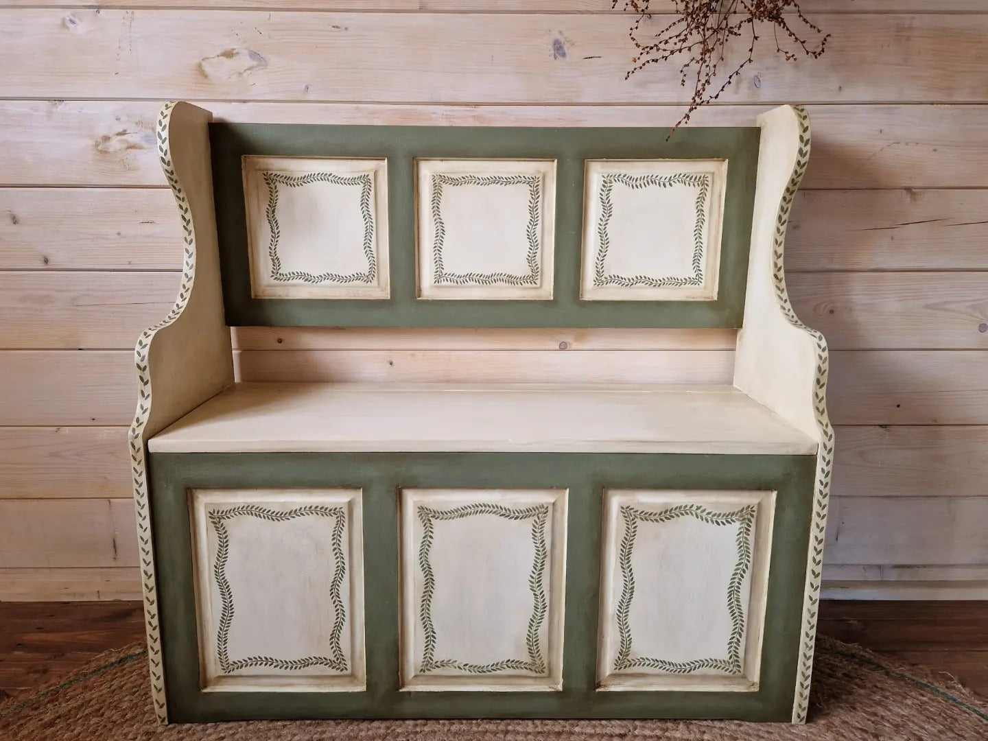 Country chic monks bench